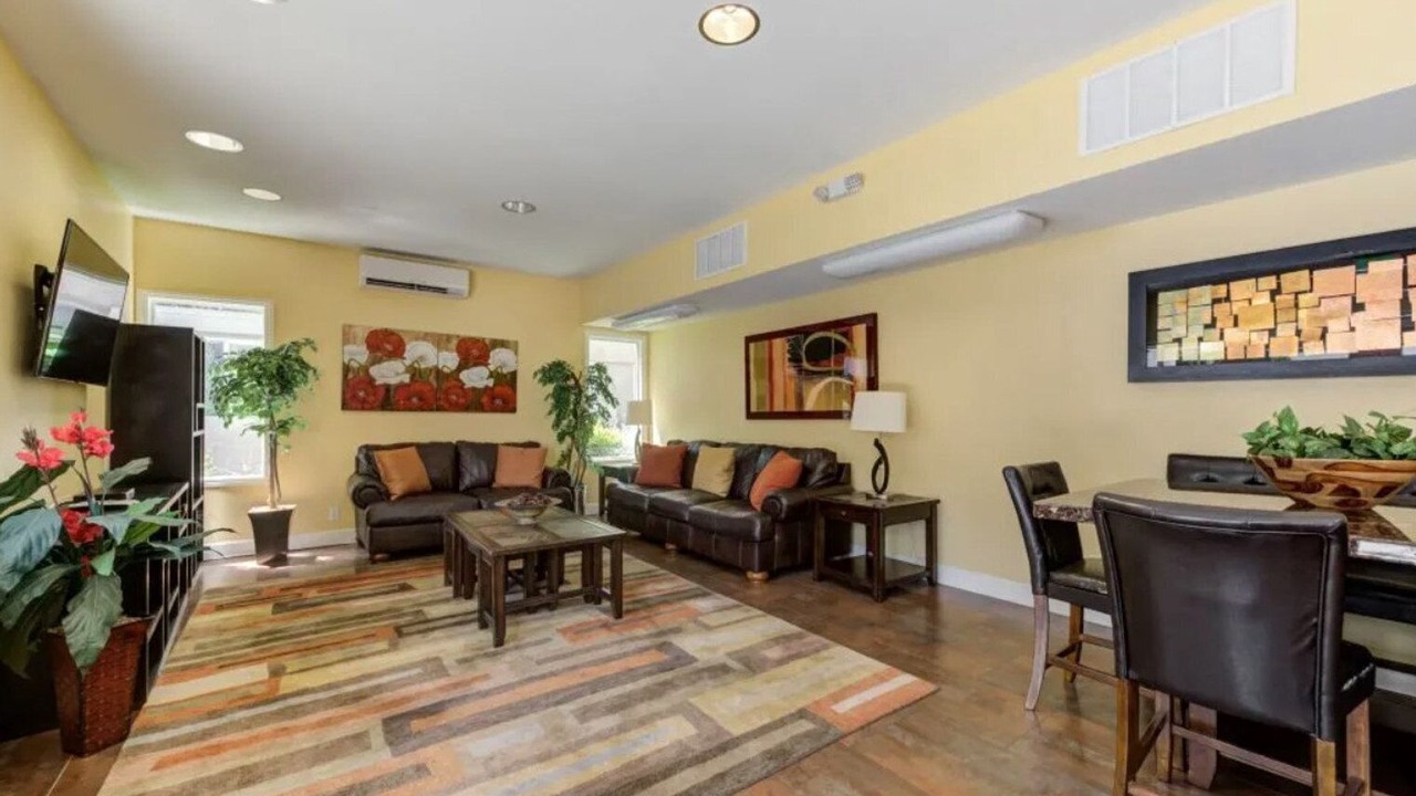 Photo of Livingroom in Woodland Hills