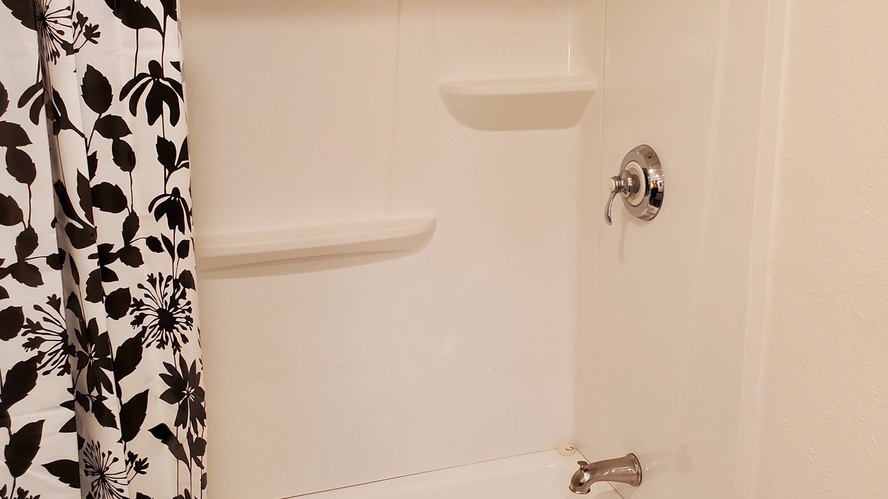 Photo of Bathroom in Twin Peaks