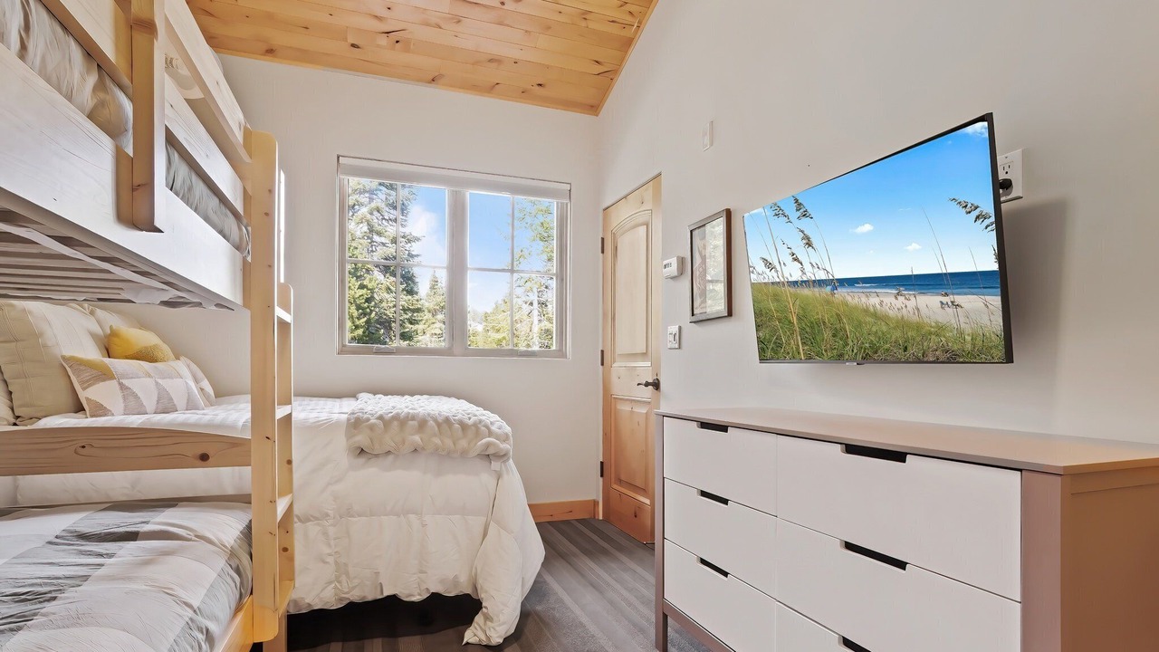 Photo of Bedroom in Bear Valley