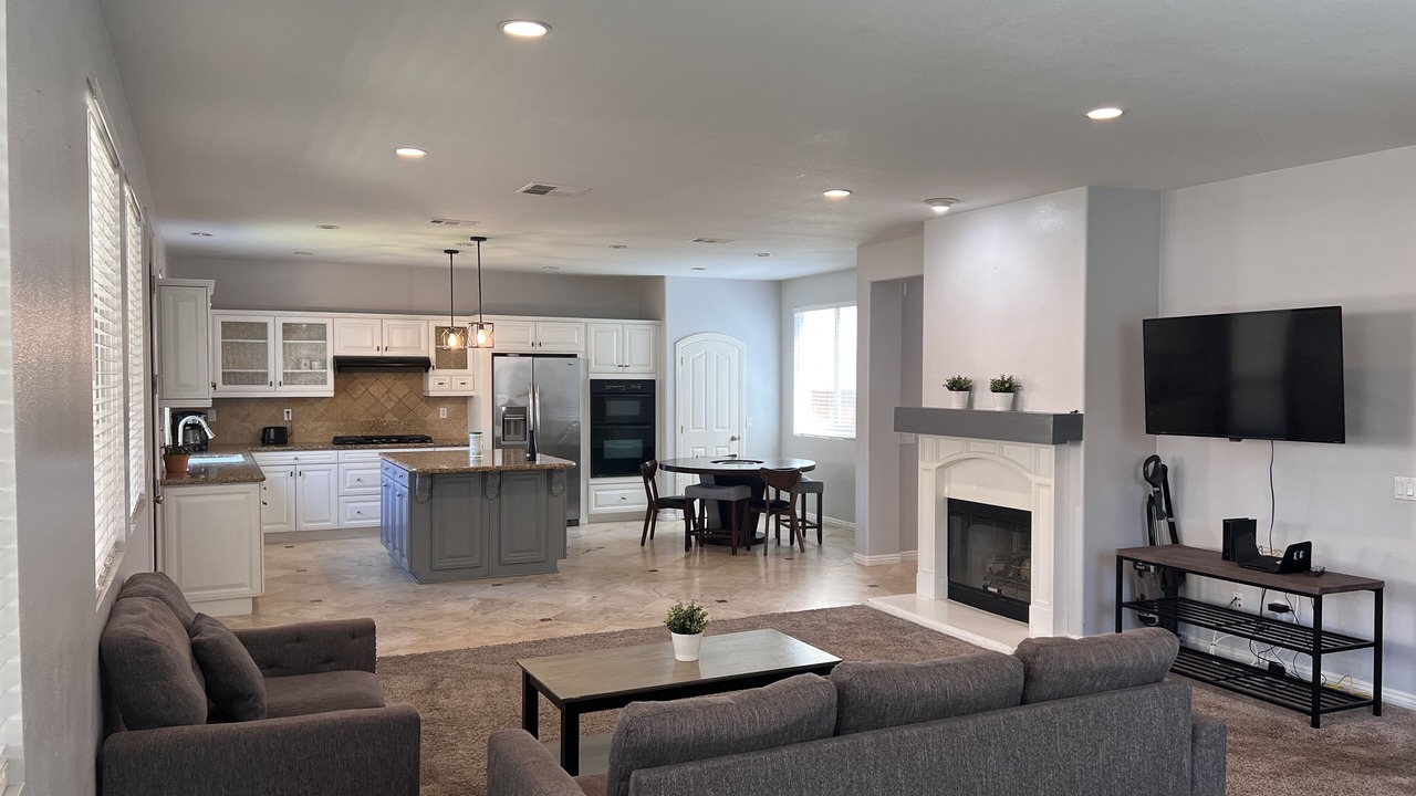 Photo of Livingroom in Corona