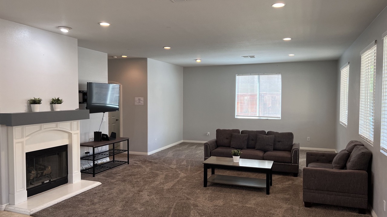 Photo of Livingroom in Corona