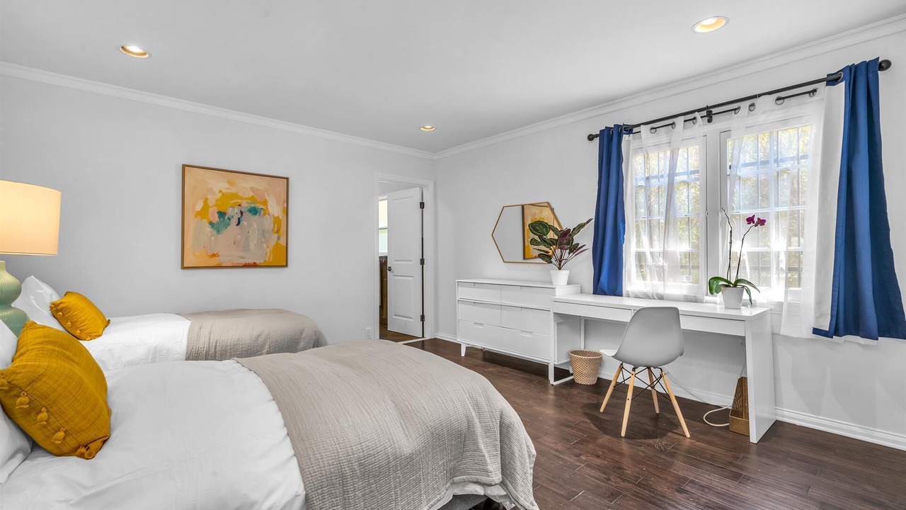 Photo of Bedroom in Beverly Grove