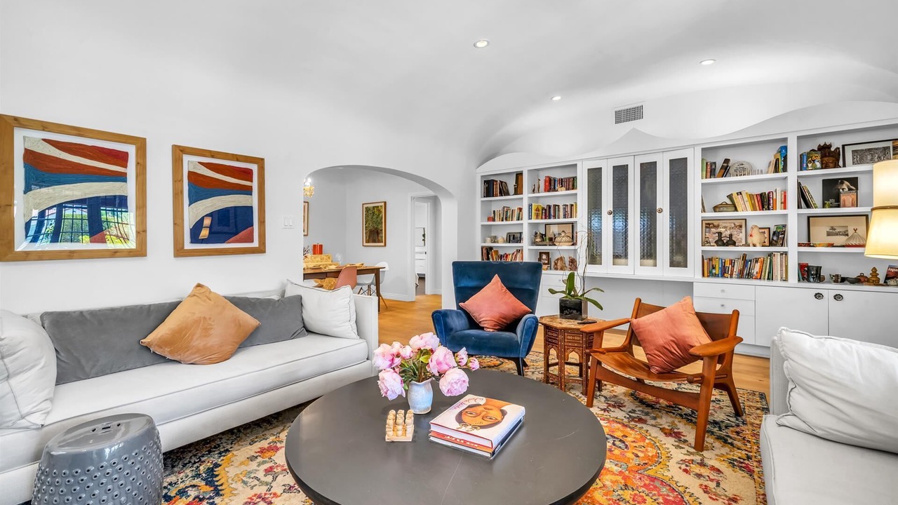 Photo of Livingroom in Beverly Grove