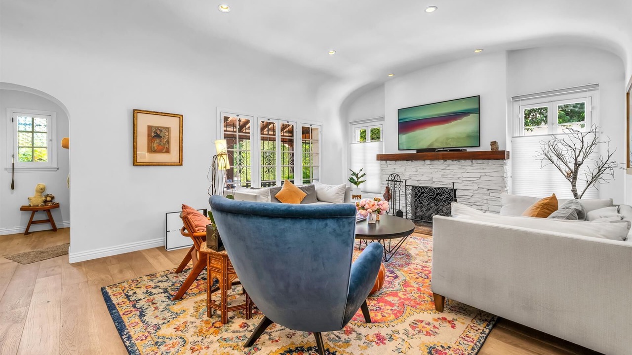 Photo of Livingroom in Beverly Grove