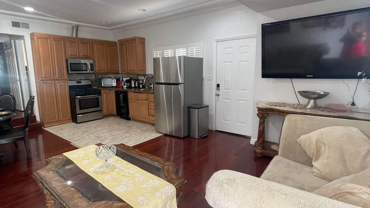 Photo of Livingroom in Anaheim Colony Historic District