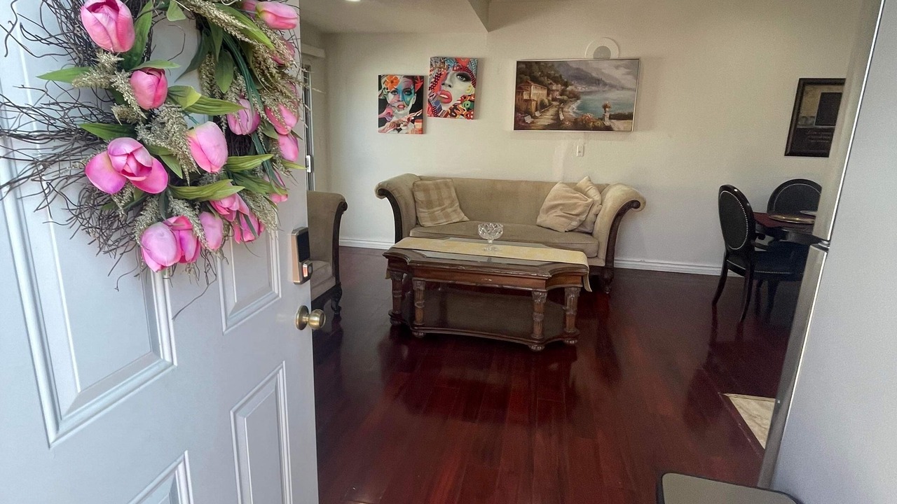Photo of Livingroom in Anaheim Colony Historic District