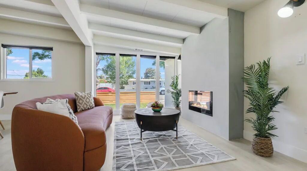 Photo of Livingroom in North Tustin