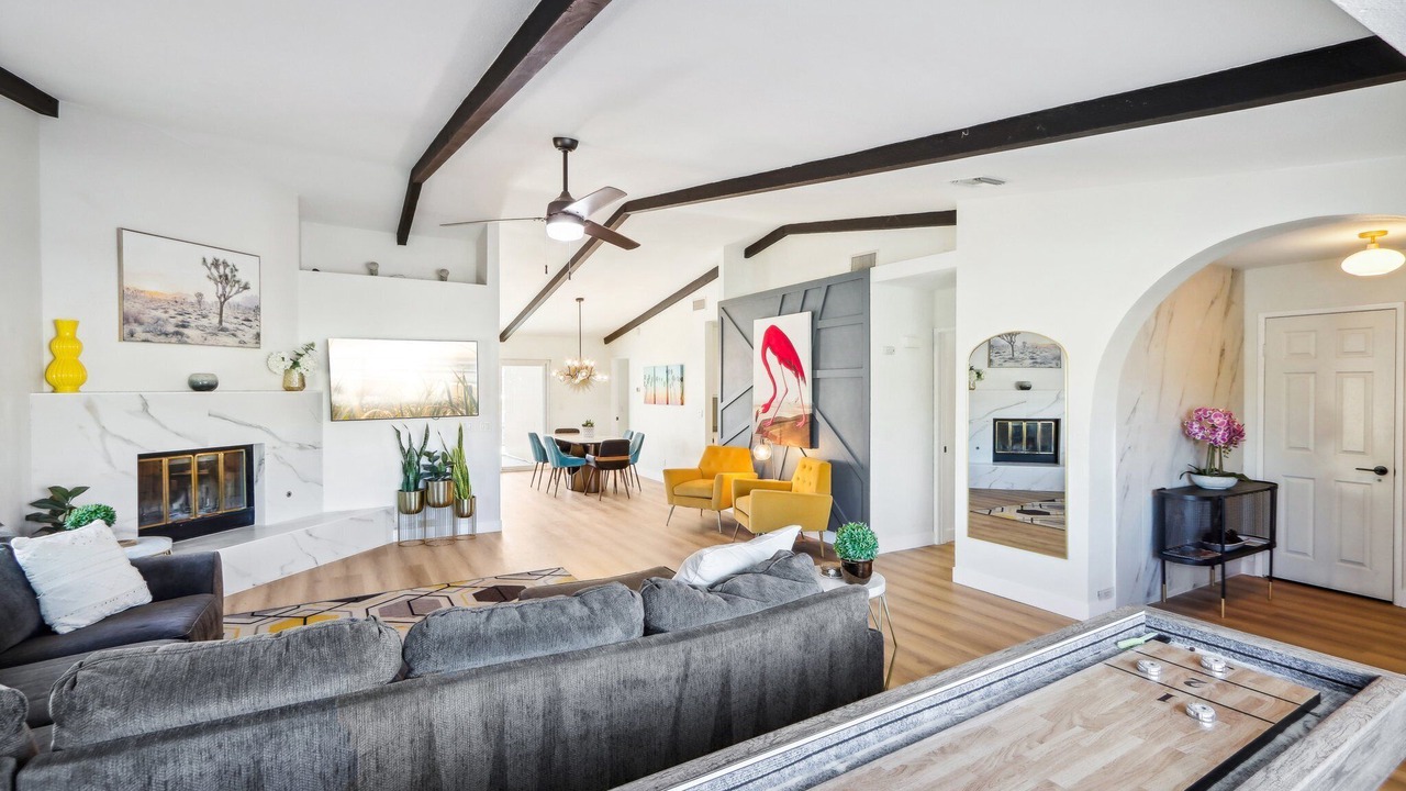 Photo of Livingroom in Bermuda Dunes