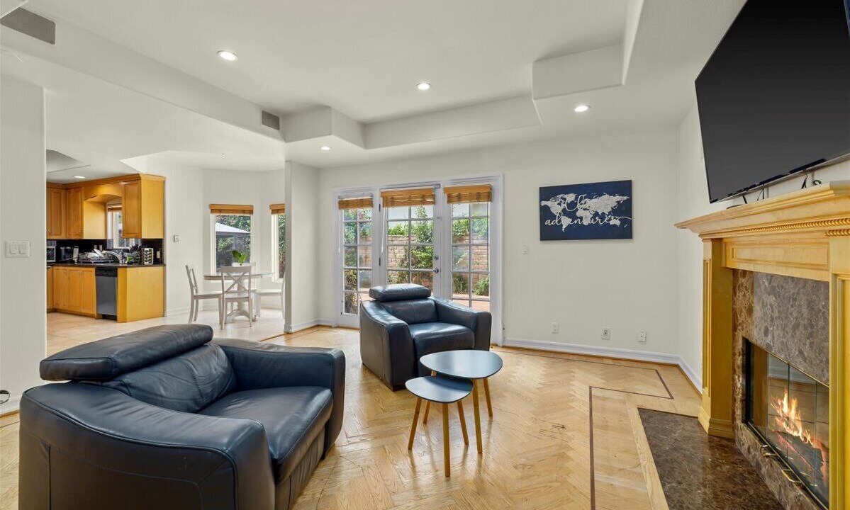 Photo of Livingroom in Sherman Oaks