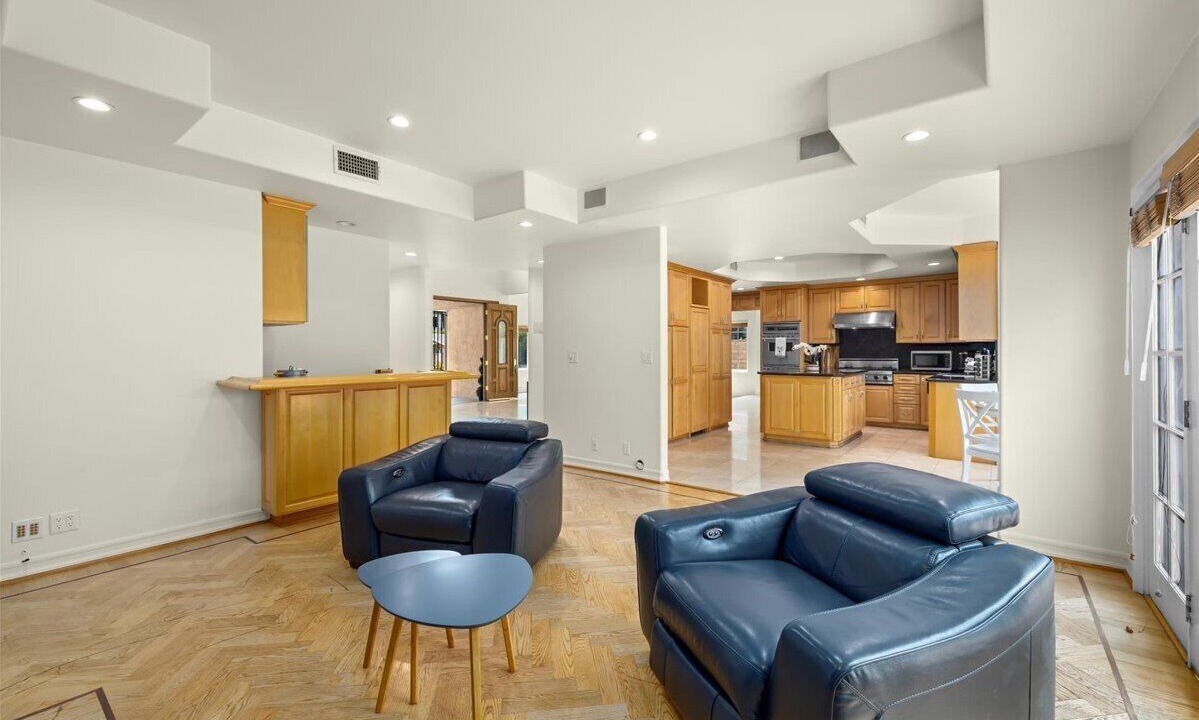 Photo of Livingroom in Sherman Oaks