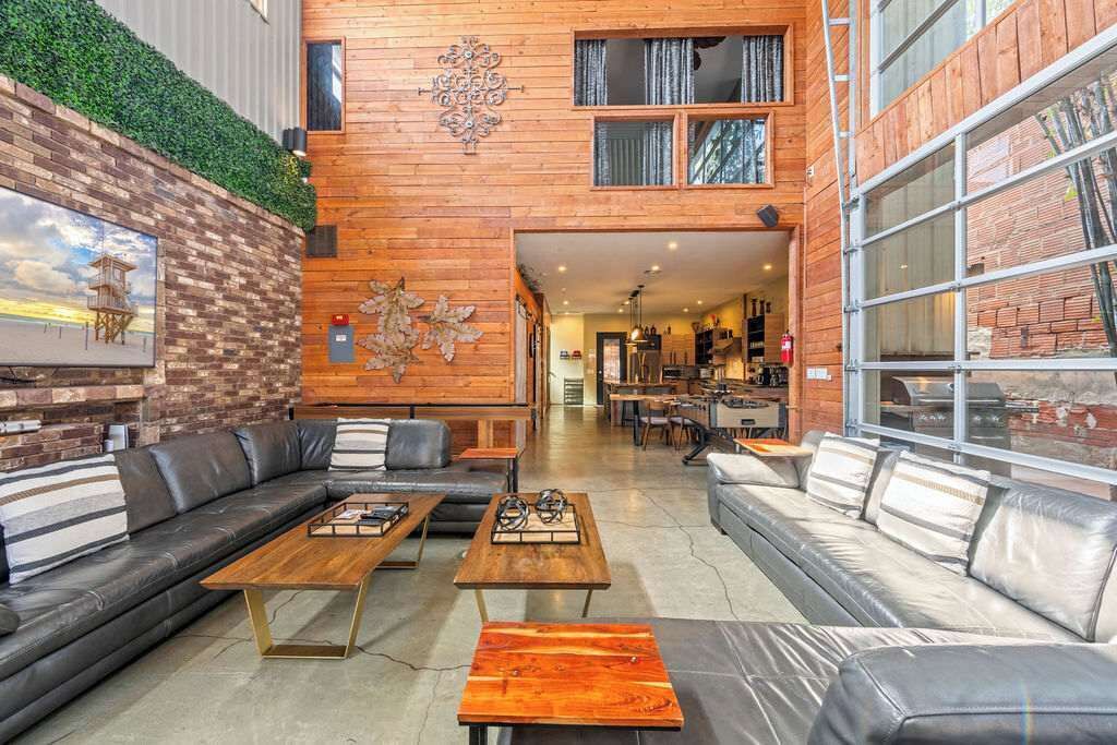 Photo of Livingroom in Grant Hill