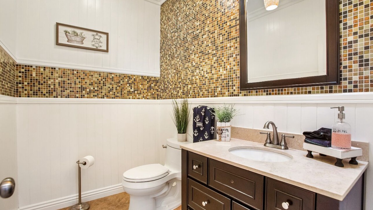 Photo of Bathroom in Lake Elsinore