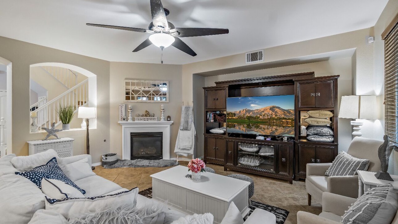 Photo of Livingroom in Lake Elsinore