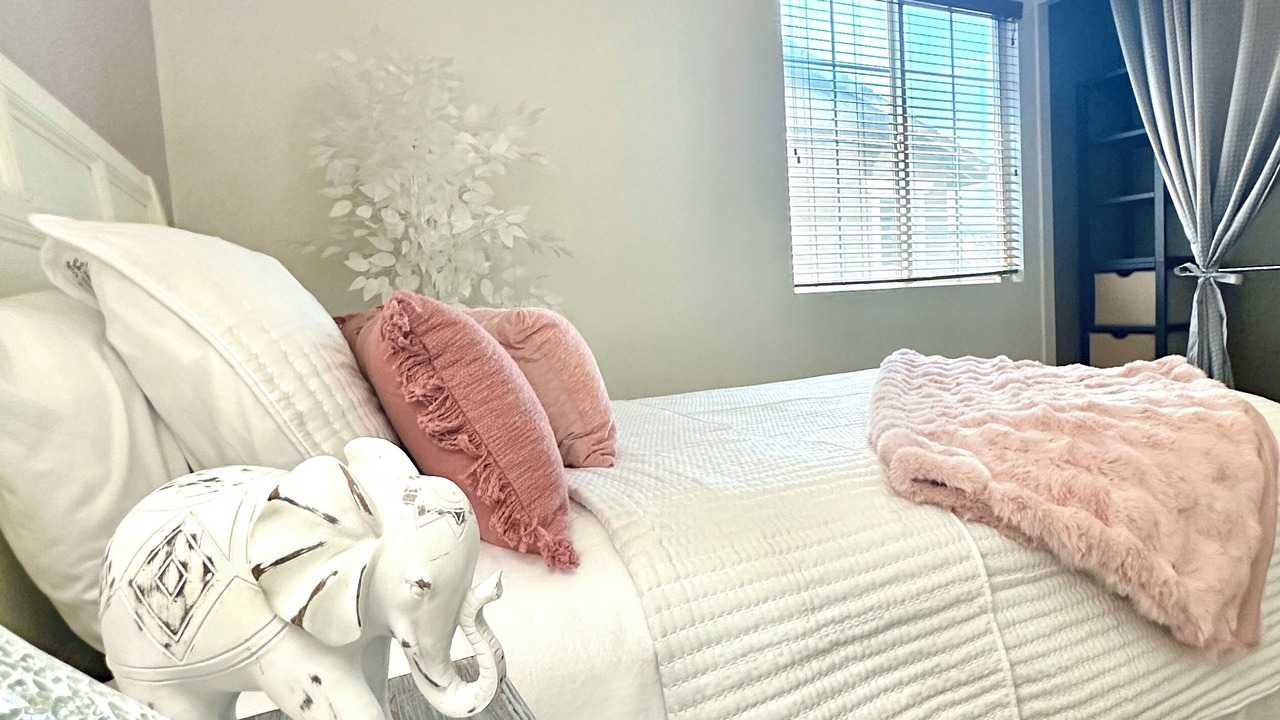 Photo of Bedroom in Lake Elsinore
