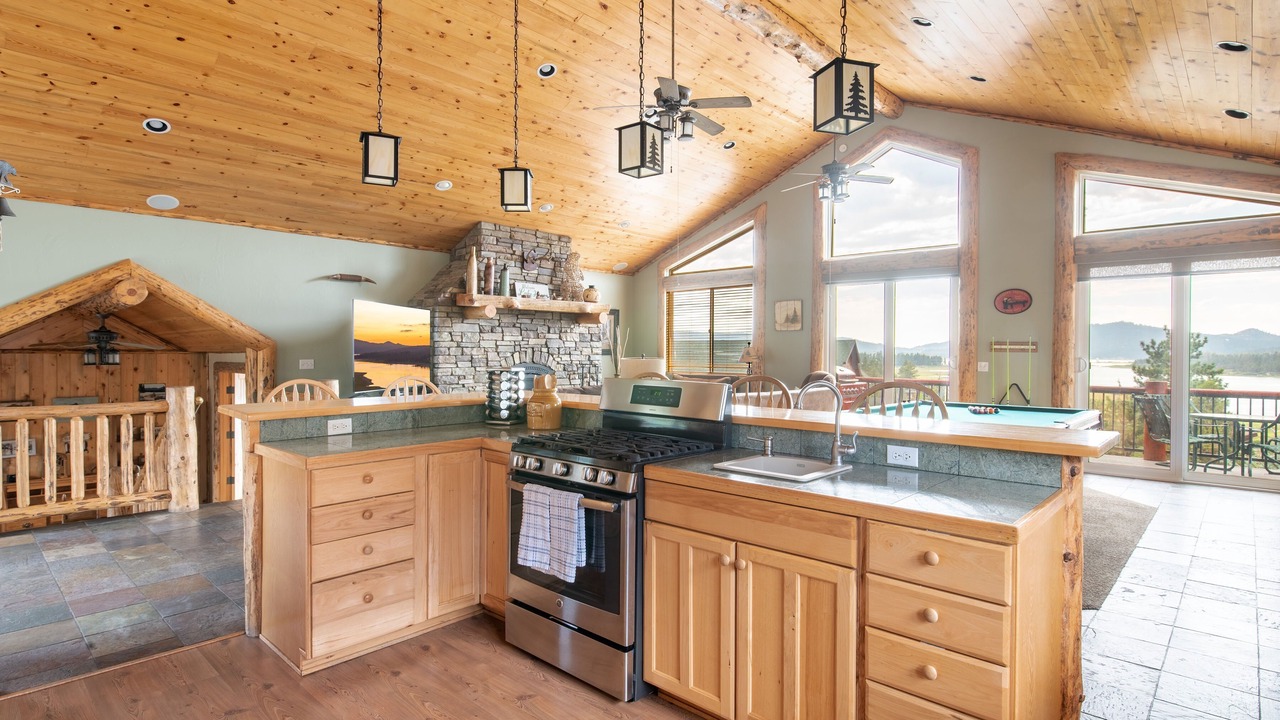 Photo of Kitchen in Castle Glen Estates