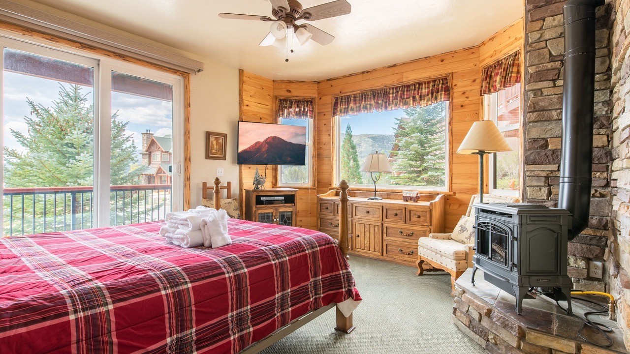 Photo of Bedroom in Castle Glen Estates