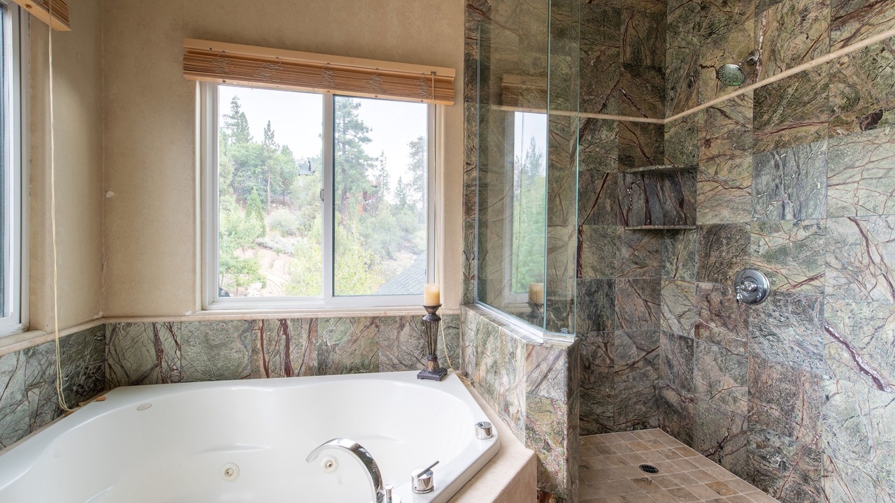 Photo of Bathroom in Castle Glen Estates