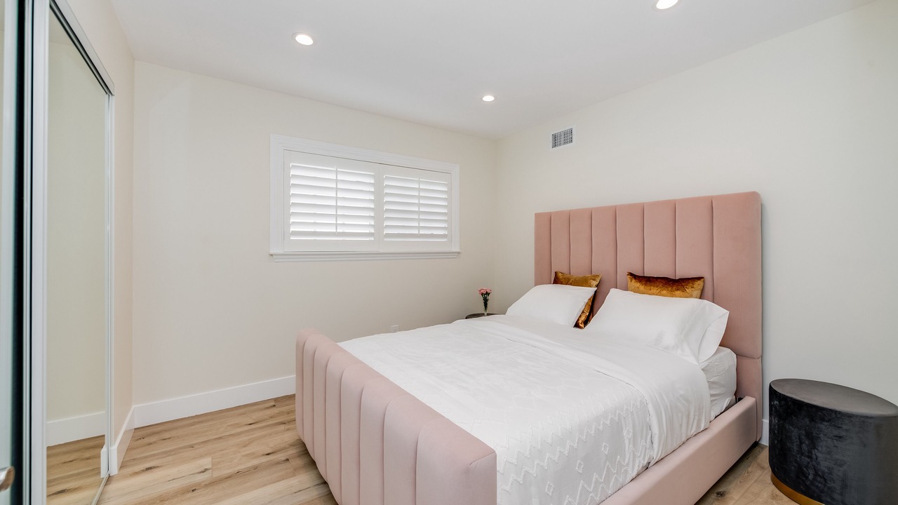 Photo of Bedroom in Northridge