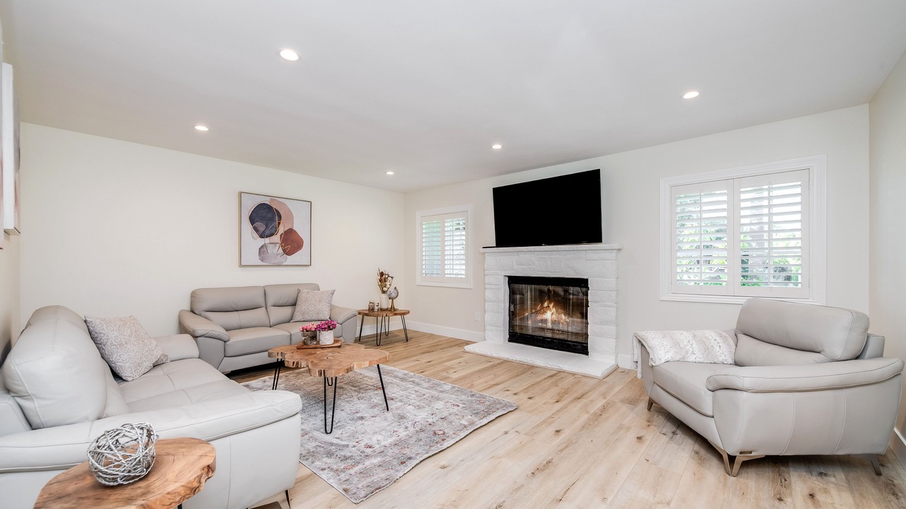 Photo of Livingroom in Northridge