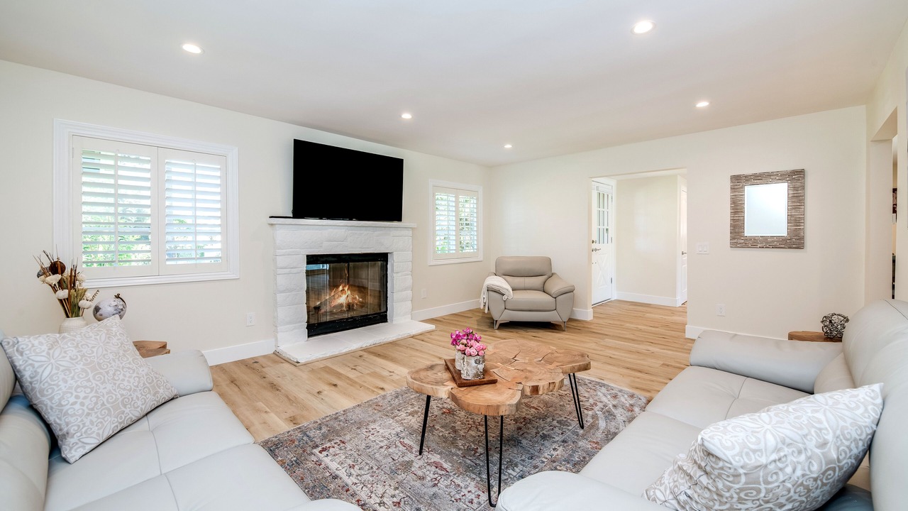 Photo of Livingroom in Northridge