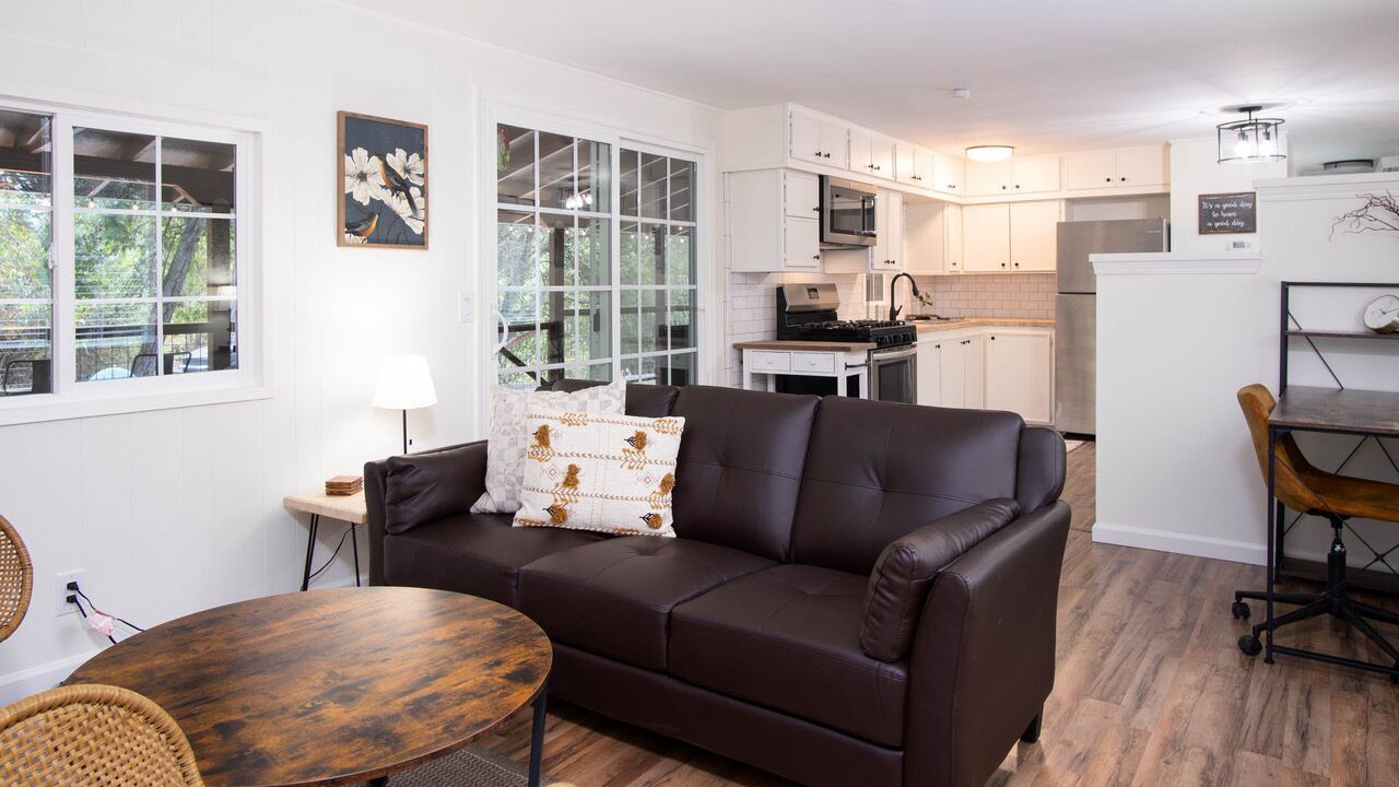 Photo of Livingroom in Springville