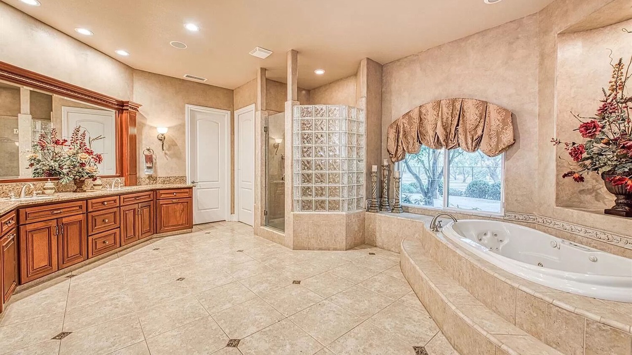 Photo of Bathroom in Kingsburg