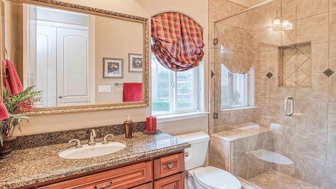 Photo of Bathroom in Kingsburg