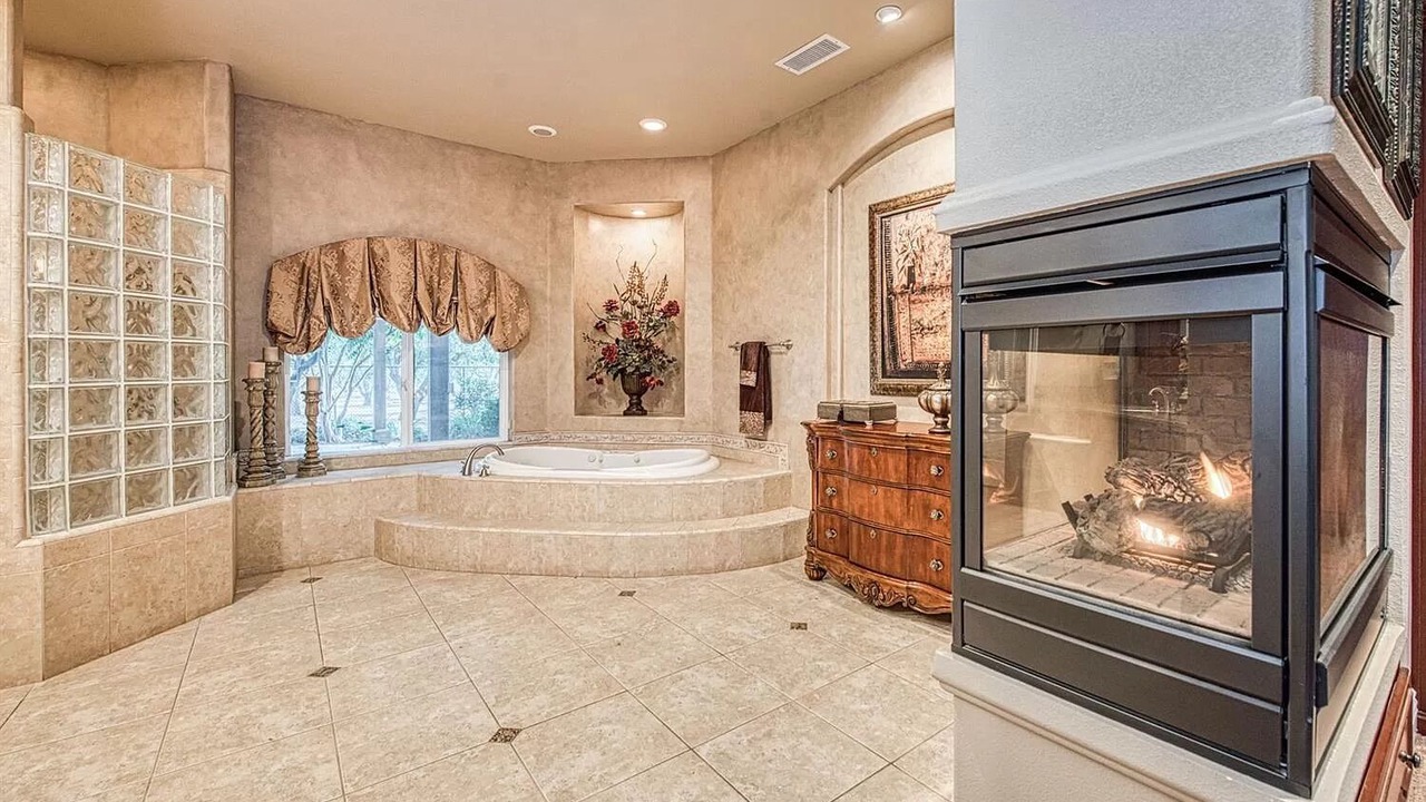 Photo of Bathroom in Kingsburg