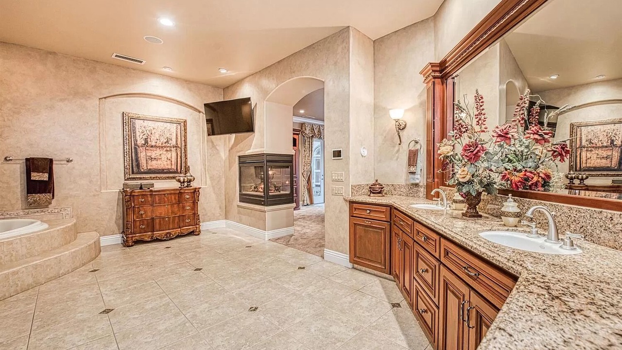 Photo of Bathroom in Kingsburg
