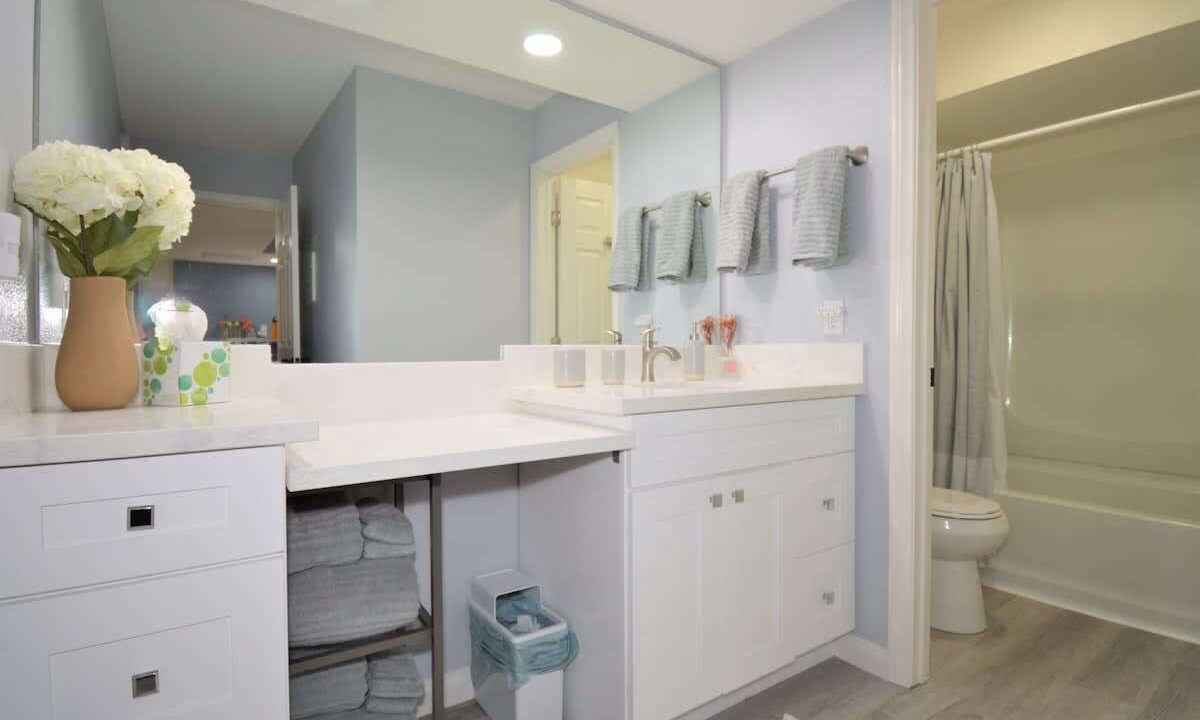 Photo of Bathroom in Canyon Corridor