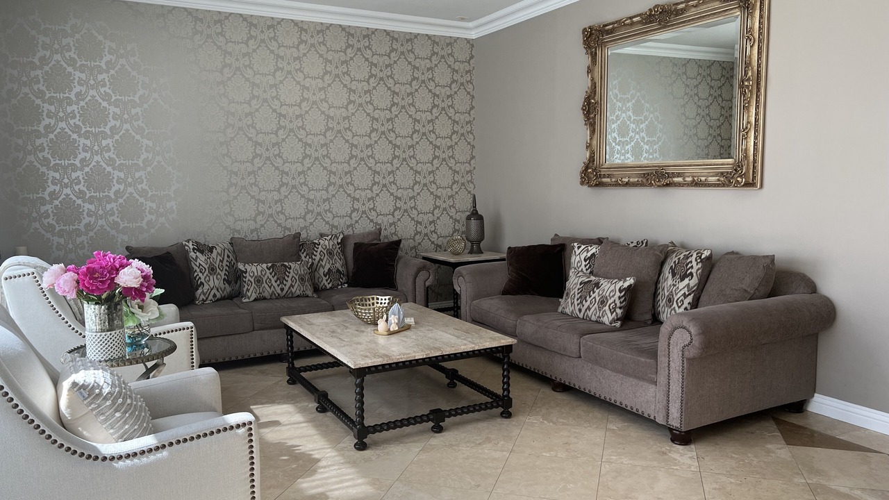 Photo of Livingroom in Granada Hills South