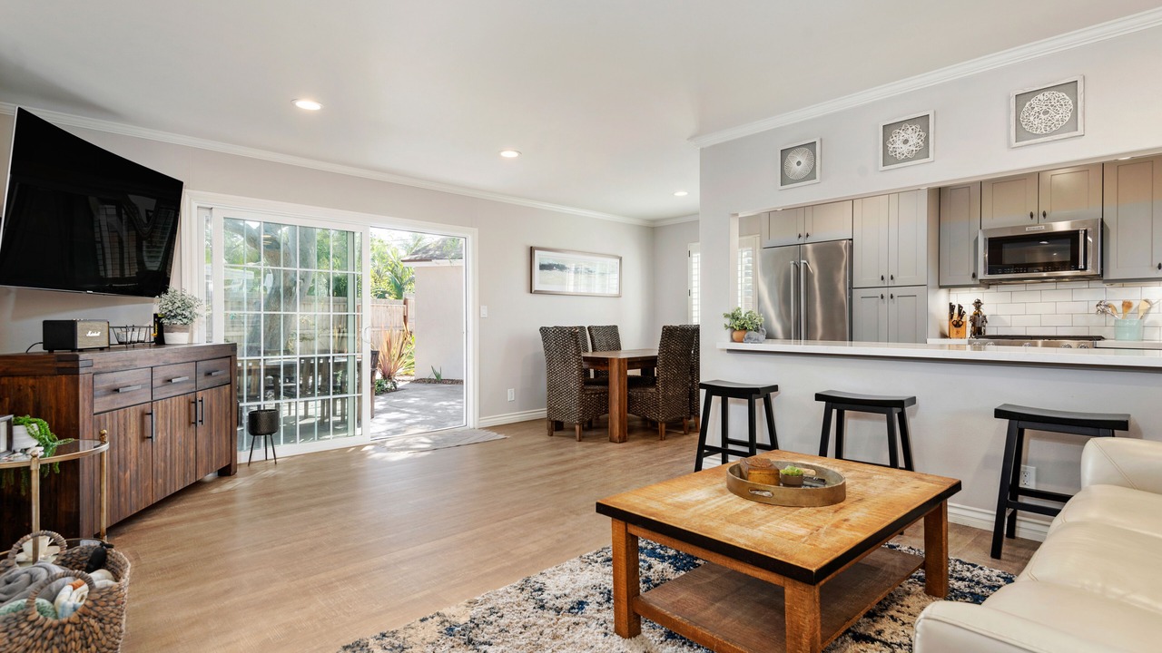 Photo of Livingroom in West Mesa