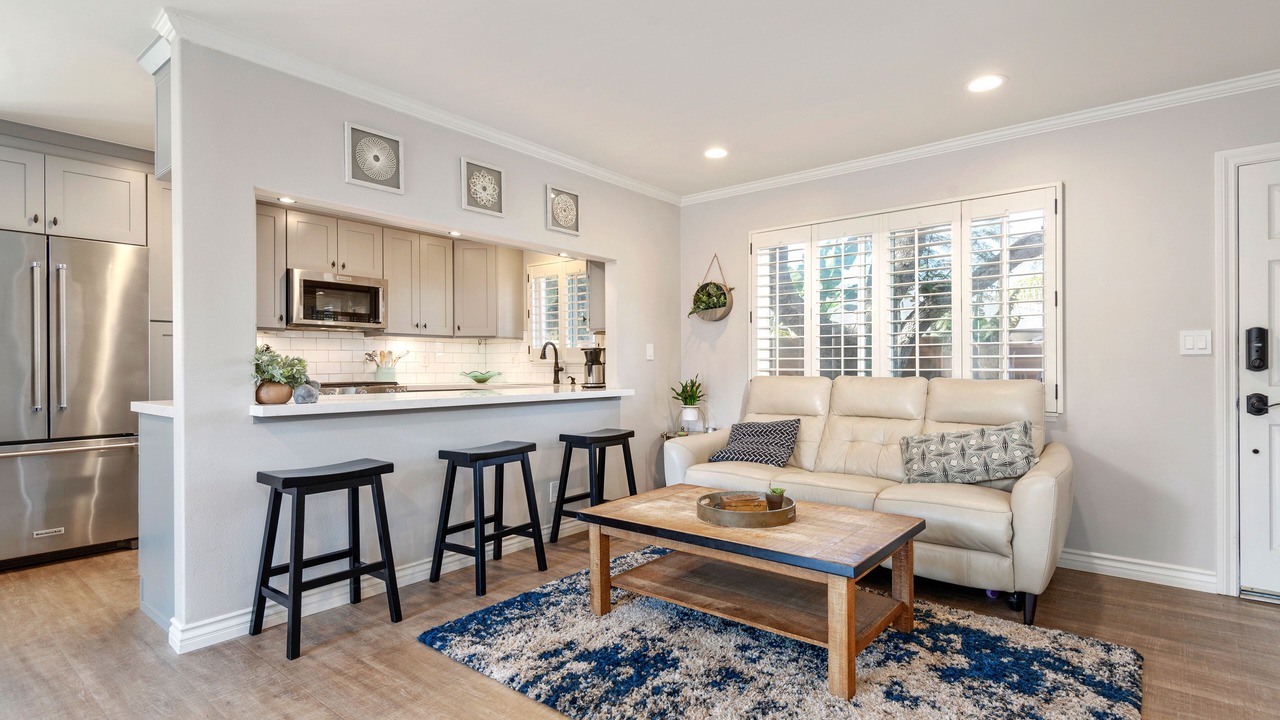 Photo of Livingroom in West Mesa