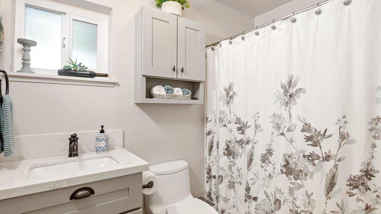 Photo of Bathroom in West Mesa