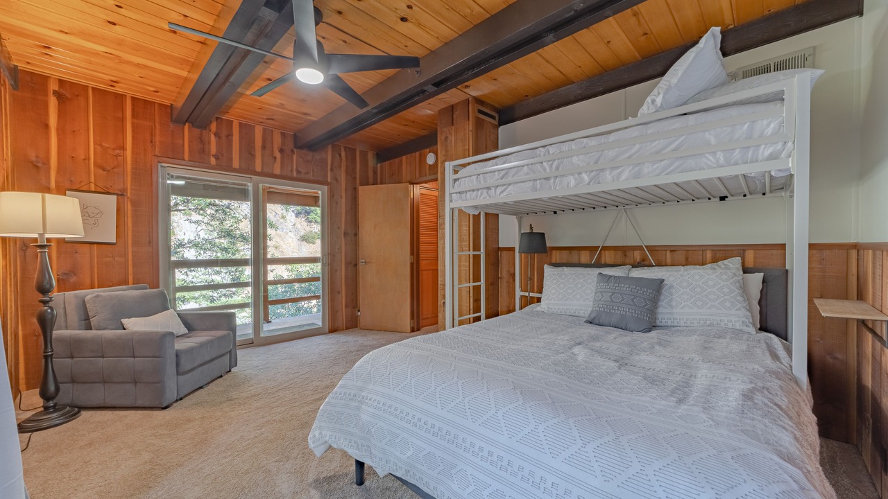 Photo of Bedroom in Salyer
