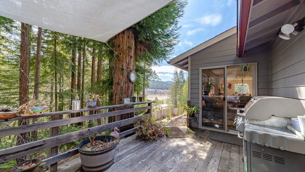 Photo of Patio Balcony in Myers Flat