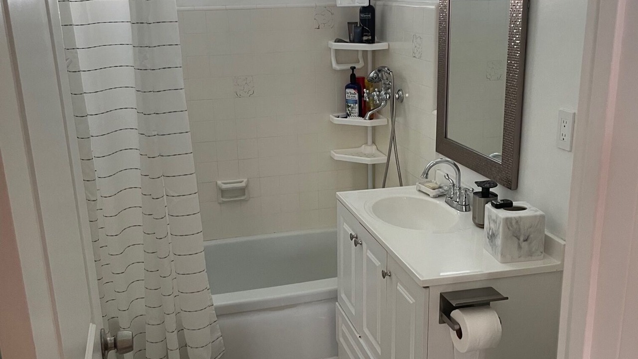 Photo of Bathroom in Panorama City