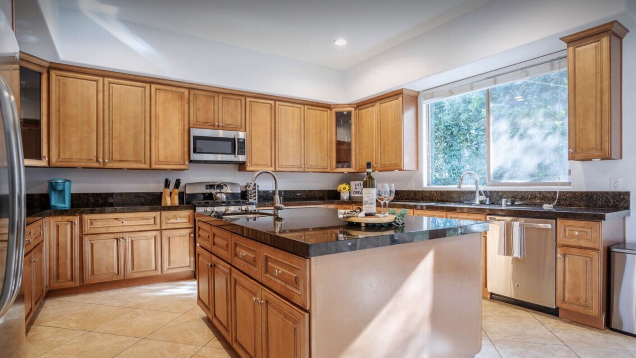 Photo of Kitchen in Tarzana