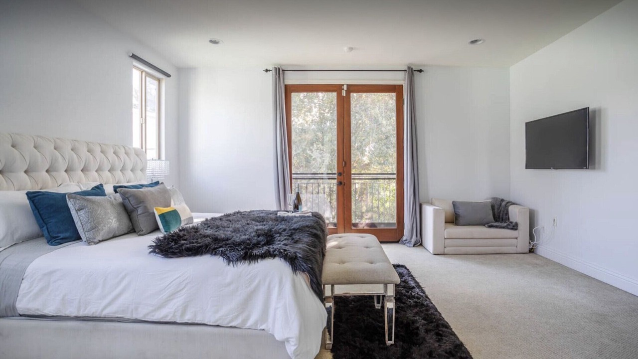 Photo of Bedroom in Tarzana