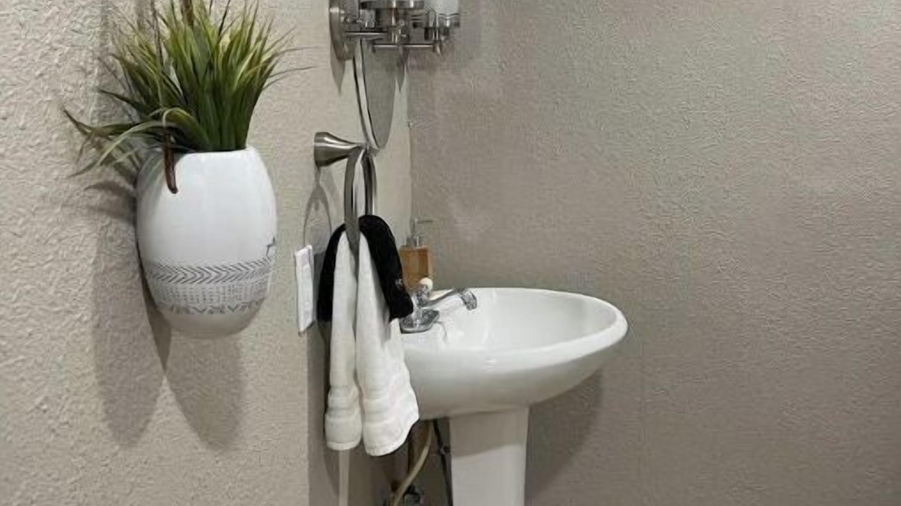 Photo of Bathroom in Alturas