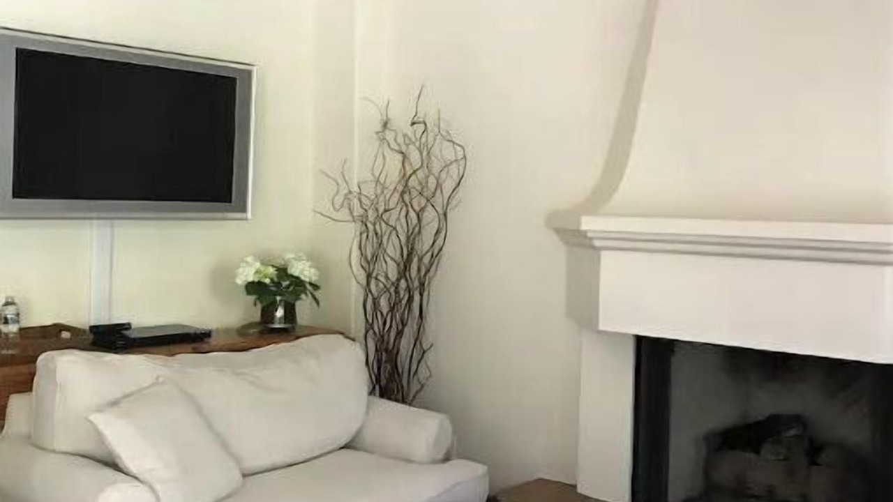 Photo of Livingroom in Toro Canyon
