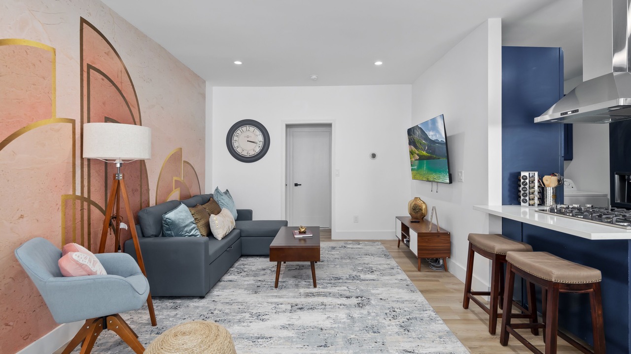 Photo of Livingroom in North Central