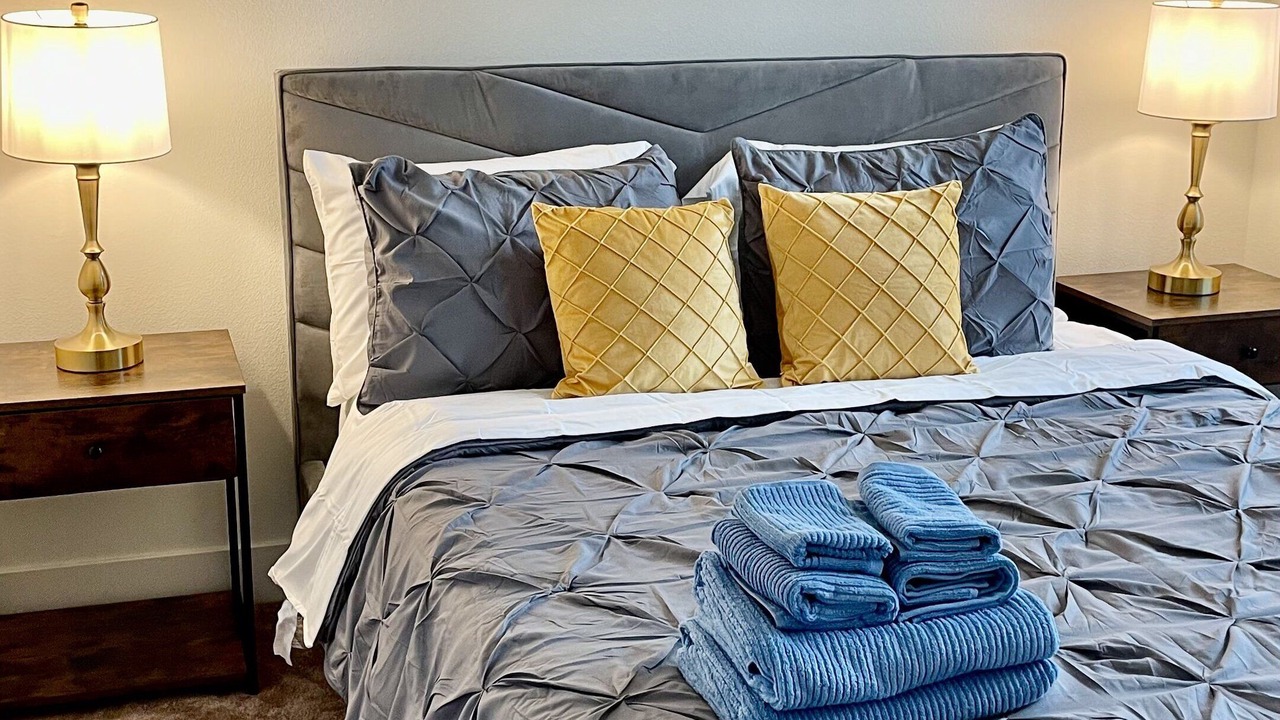 Photo of Bedroom in Platinum Triangle
