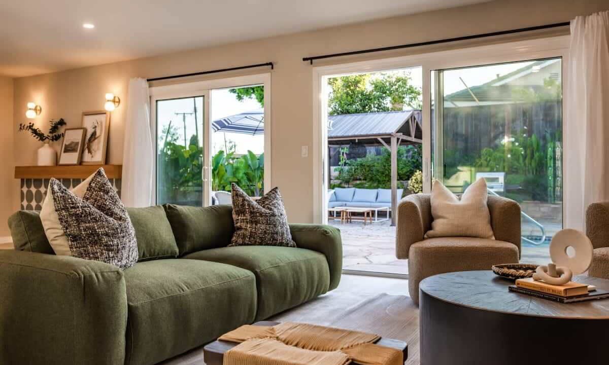 Photo of Livingroom in Fullerton