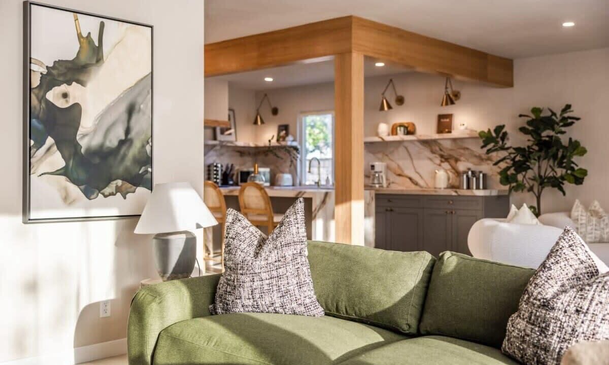 Photo of Livingroom in Fullerton