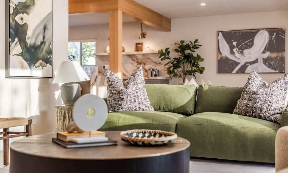 Photo of Livingroom in Fullerton