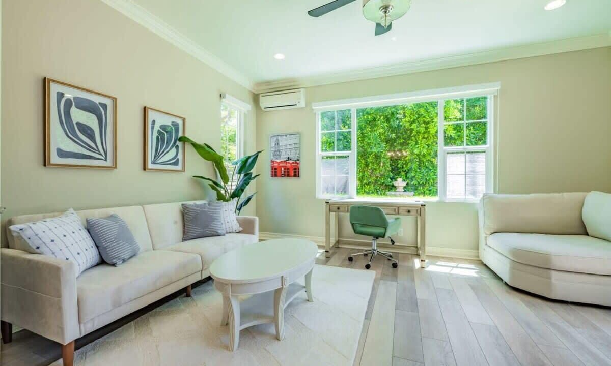 Photo of Livingroom in Woodbury