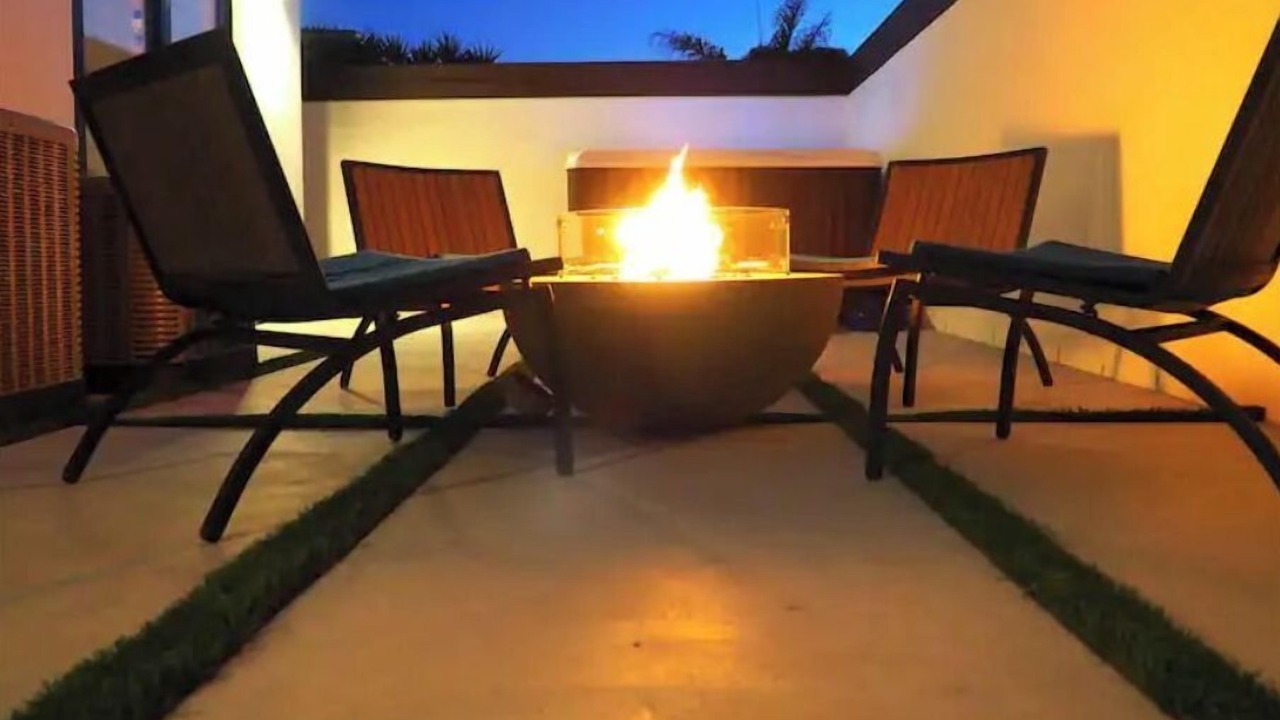 Photo of Patio Balcony in Pierpont Bay