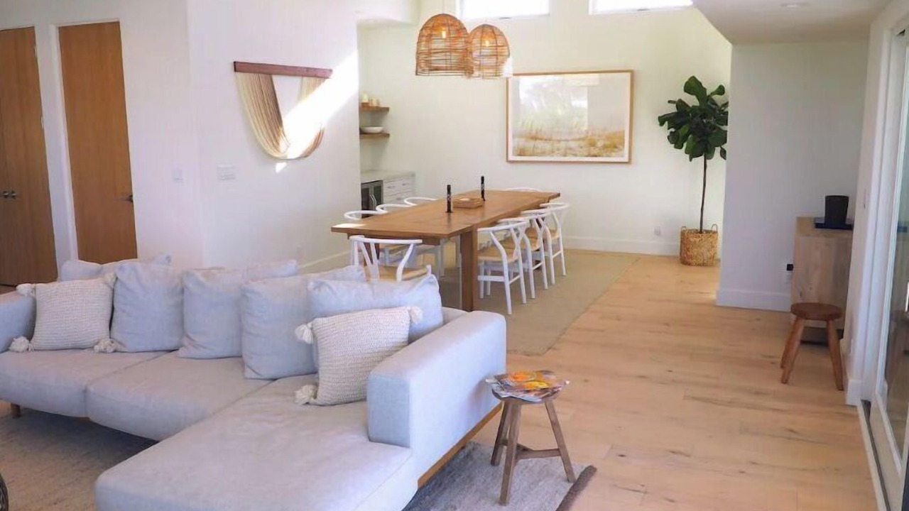 Photo of Livingroom in Pierpont Bay