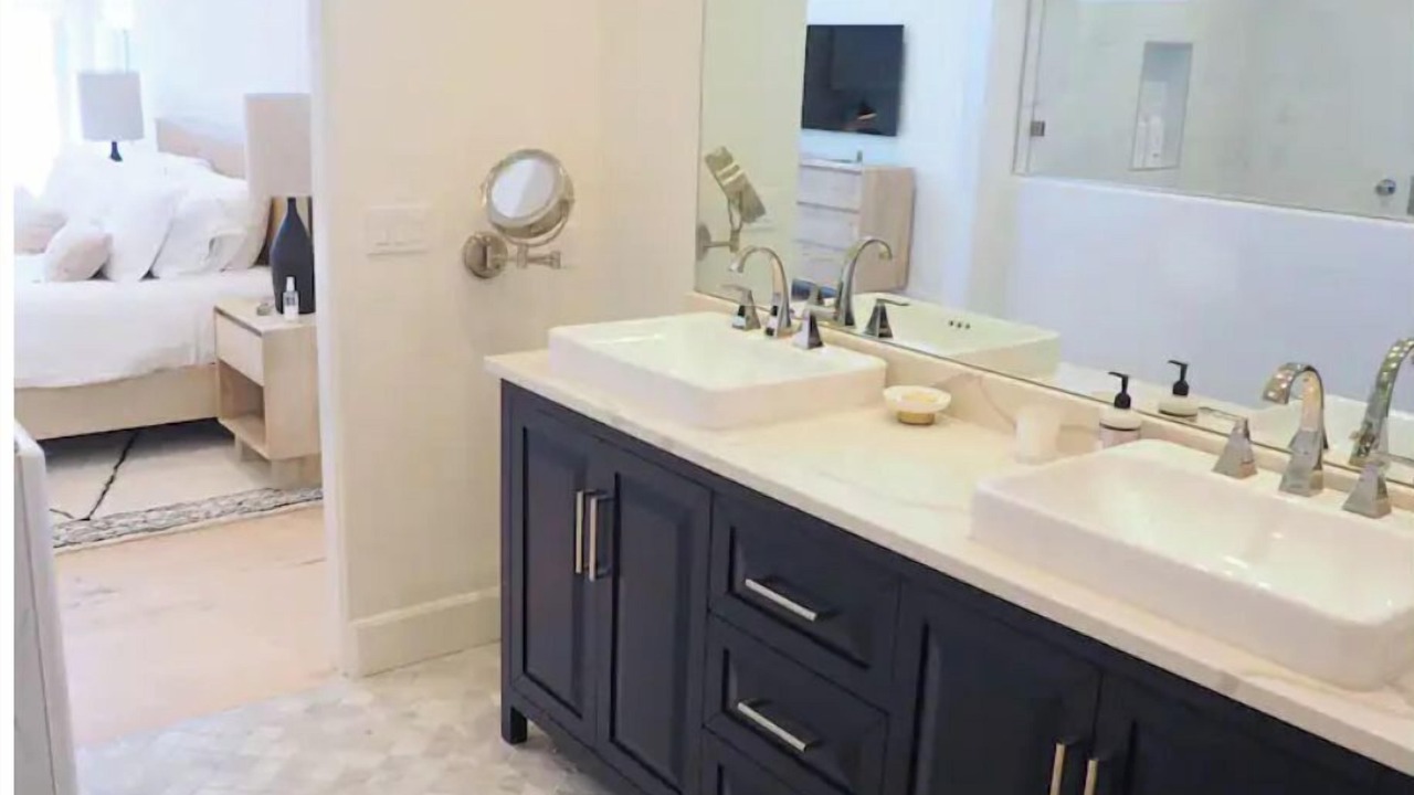 Photo of Bathroom in Pierpont Bay